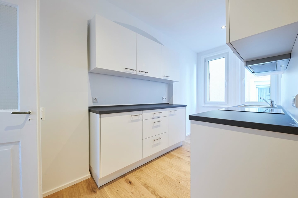 Altbauwohnung Untertürkheim EG: Moderne Einbauküche