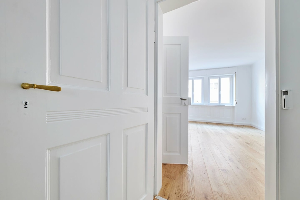 Altbauwohnung Untertürkheim EG: Türen mit Altbaucharme