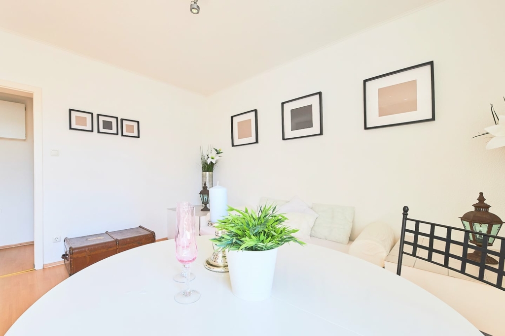 Wohnung Lerchenstraße 2. OG links: Wohnzimmer