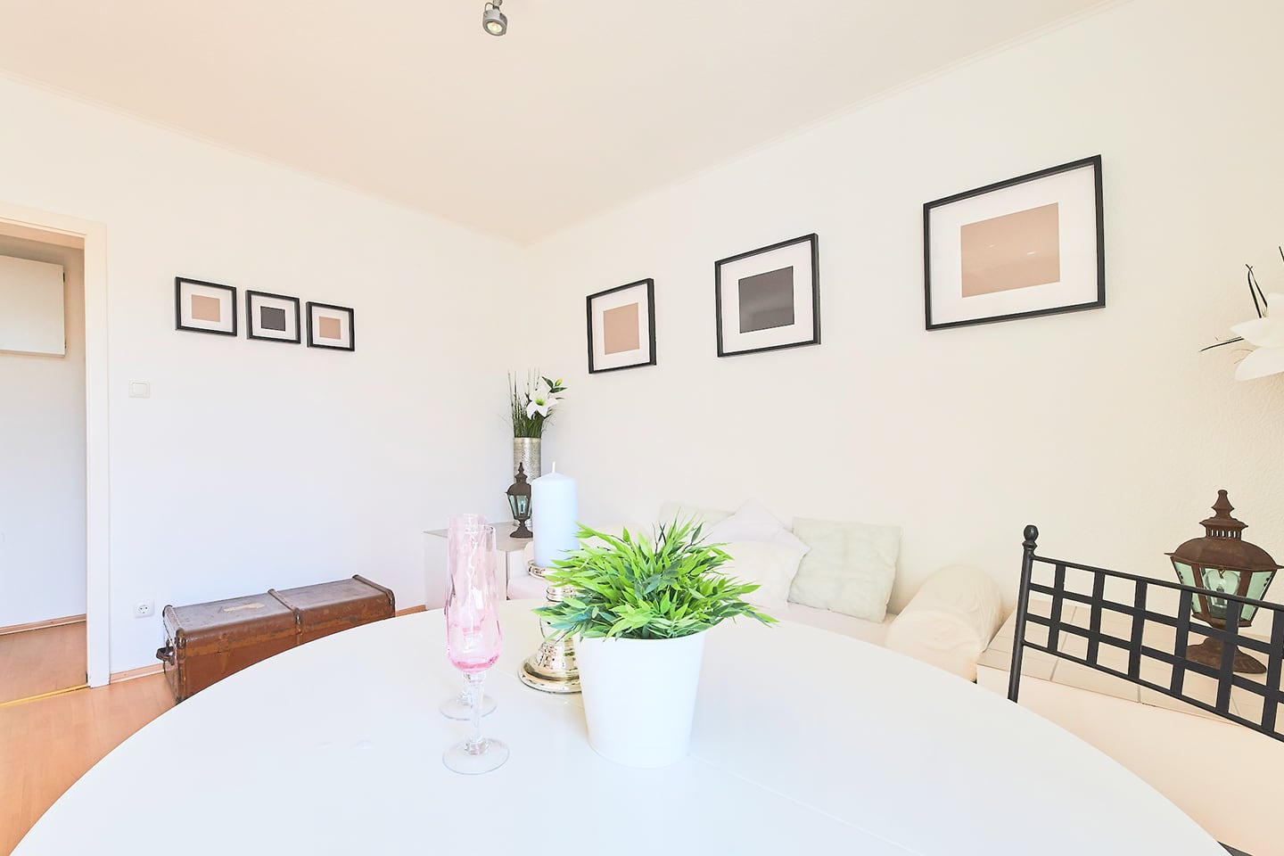 Wohnung Lerchenstraße 2. OG links: Wohnzimmer