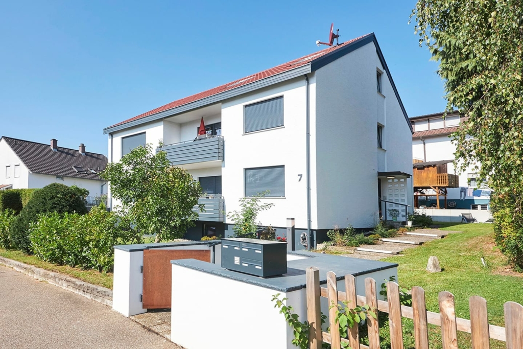 Mehrfamilienhaus Kernen im Remstal: Straßenansicht