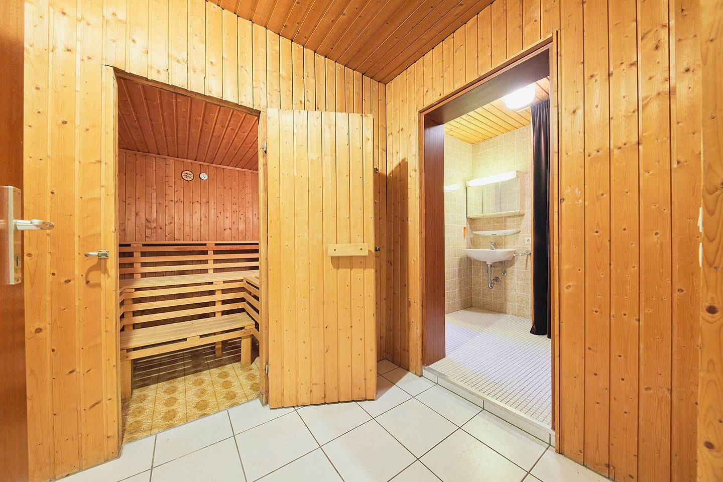 Maisonette-Wohnung Senefelderstraße: Sauna