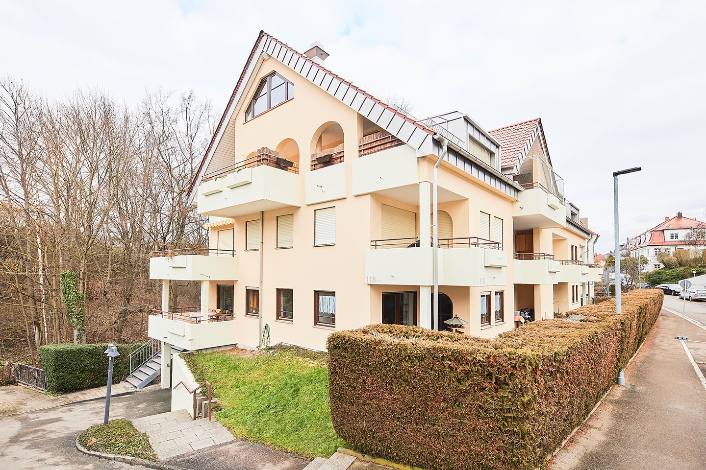 Mietwohnung Kaltental: Mehrfamilienhaus in der Schwarzwaldstraße