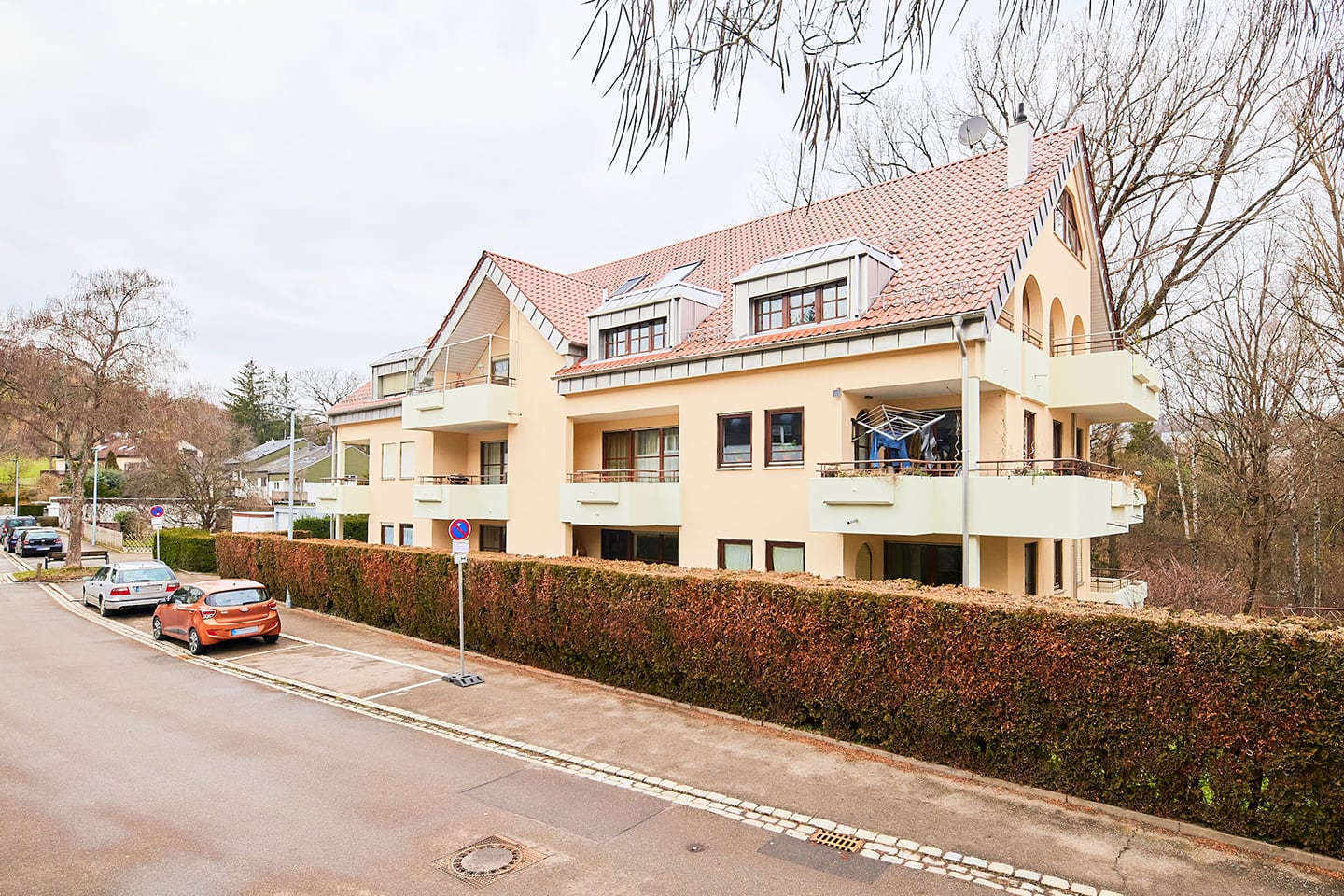 Mietwohnung Kaltental: Mehrfamilienhaus in der Schwarzwaldstraße