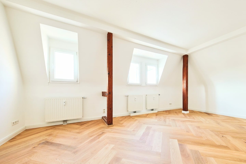 Dachgeschosswohnung Plochinger Straße: Zimmer