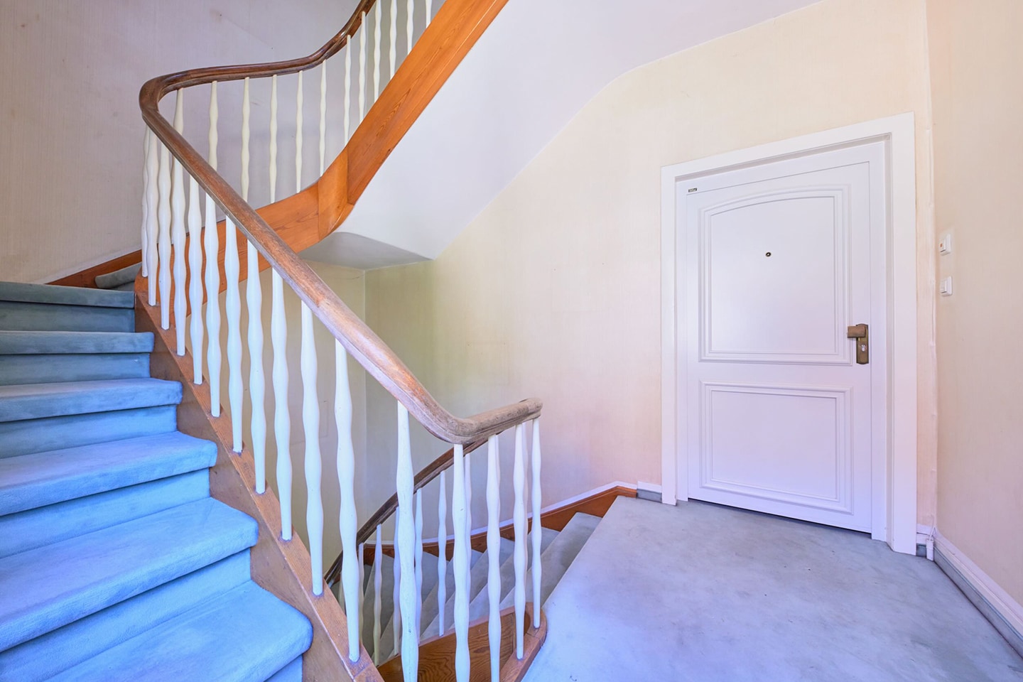 Impressionen Mehrfamilienhaus Locher Str. 5, Bad Cannstatt