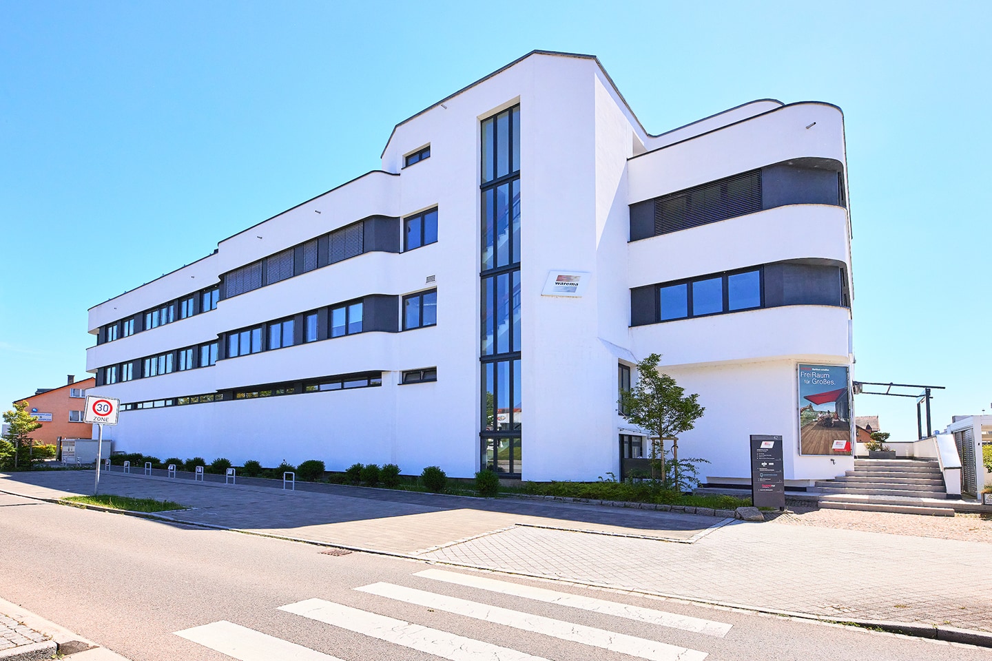 Immobilienentwicklung: Wohn- und Geschäftshaus Schönaich